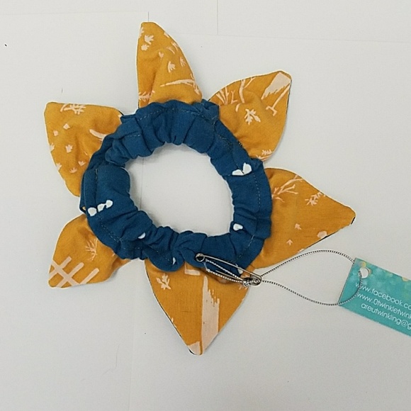 Jester Style stretchy pet collar size small - Picture 2 of 3